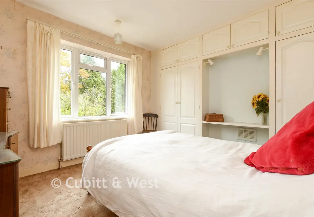 Bedroom 2 - Chalkpit Terrace, Dorking, Surrey - Wards of Kent