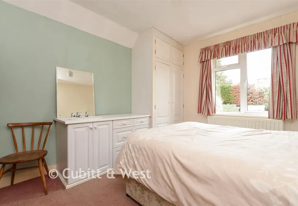 Bedroom 3 - Chalkpit Terrace, Dorking, Surrey - Wards of Kent