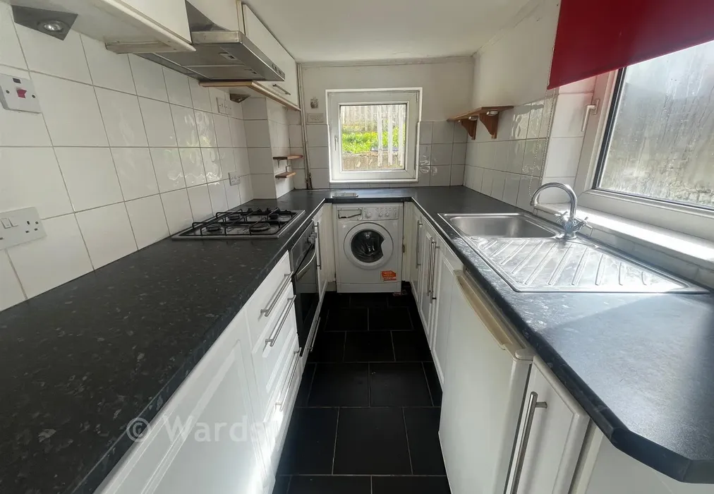 Kitchen - Clarendon Street, Dover, Kent - Wards of Kent