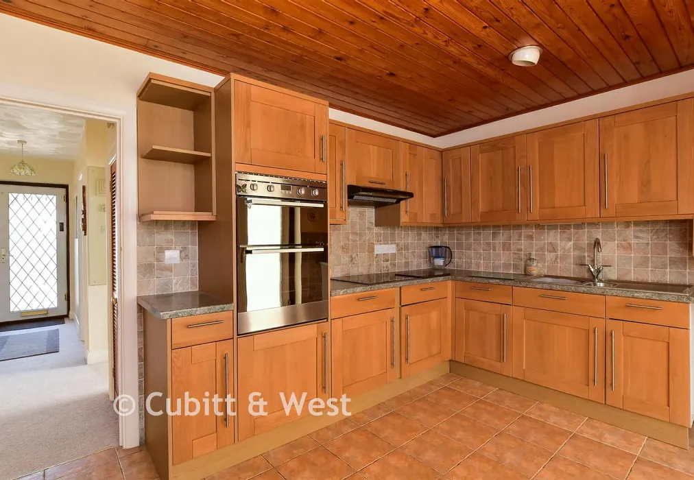 Kitchen - Thornhill Avenue, Brighton, East Sussex - Wards of Kent