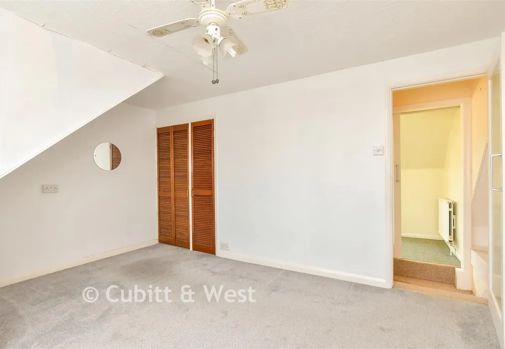 Bedroom 1 - Thornhill Avenue, Brighton, East Sussex - Wards of Kent