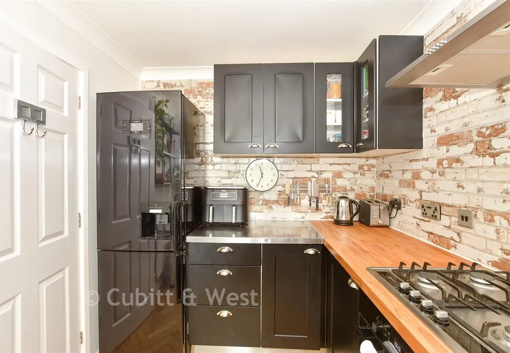 Kitchen - New England Road, Haywards Heath, West Sussex - Wards of Kent