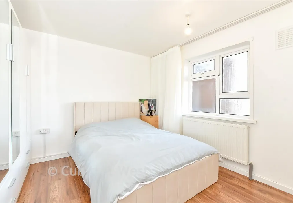 Bedroom 1 - Eastern Road, Portsmouth, Hampshire - Wards of Kent