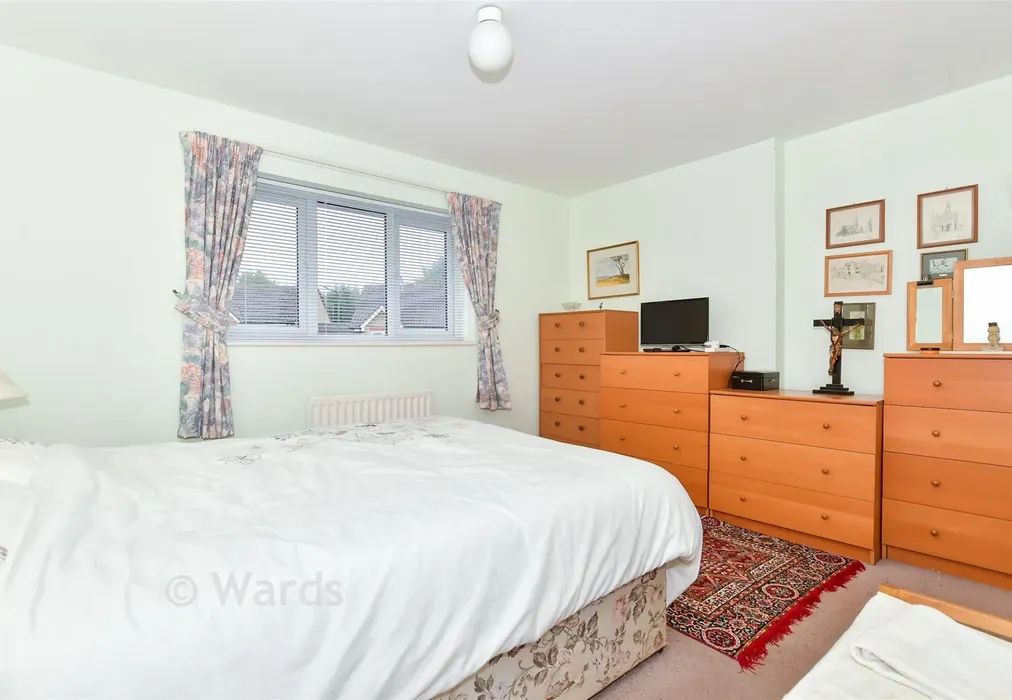 Bedroom 1 - Halfpenny Close, Barming, Maidstone, Kent - Wards of Kent