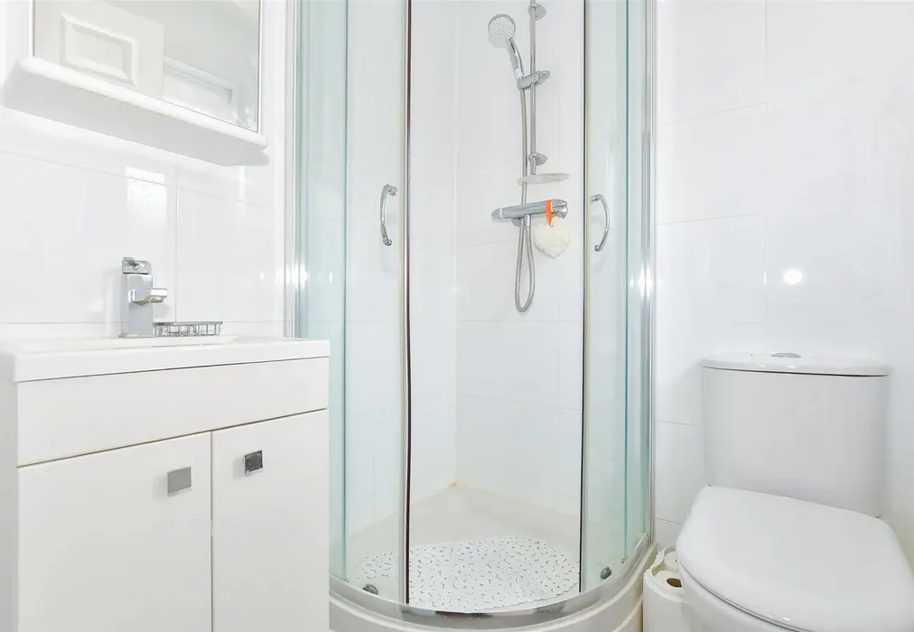 En-Suite Shower Room - Halfpenny Close, Barming, Maidstone, Kent - Wards of Kent