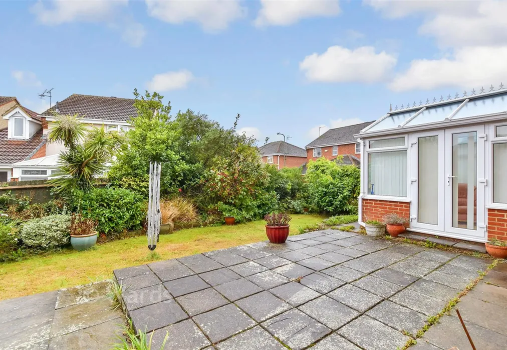 Rear Garden - Halfpenny Close, Barming, Maidstone, Kent - Wards of Kent