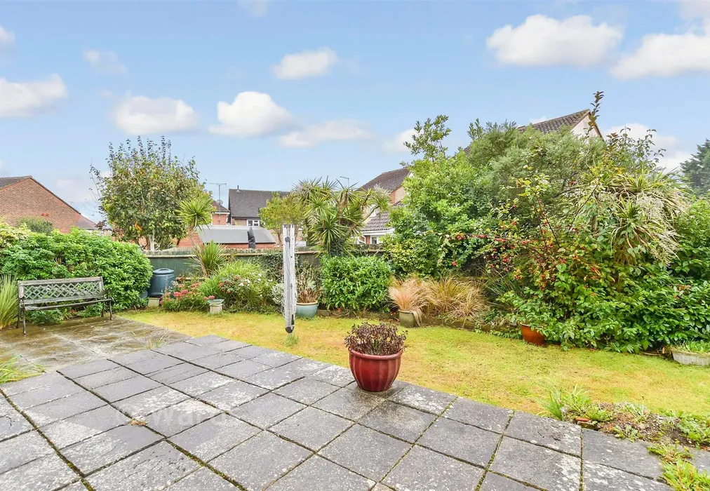 Rear Garden - Halfpenny Close, Barming, Maidstone, Kent - Wards of Kent