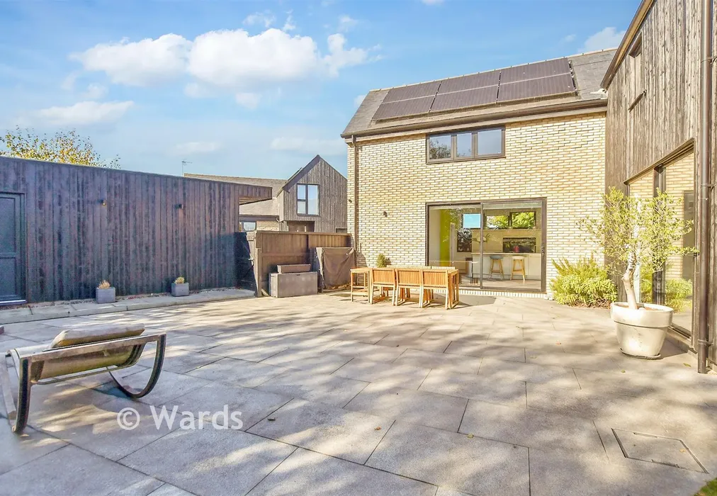 Rear Garden - Burgess Fields, Lenham Heath, Maidstone, Kent - Wards of Kent