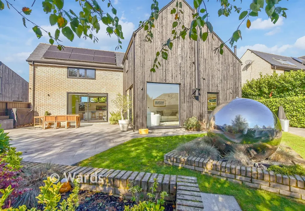 External Lifestyle Photograph - Burgess Fields, Lenham Heath, Maidstone, Kent - Wards of Kent
