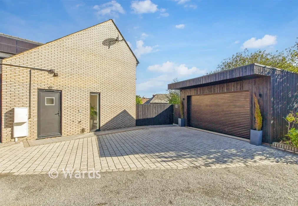 Garage - Burgess Fields, Lenham Heath, Maidstone, Kent - Wards of Kent