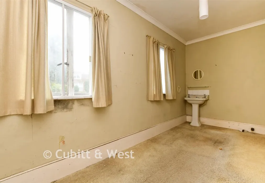 Bedroom 2 - Tupwood Lane, Caterham, Surrey - Wards of Kent