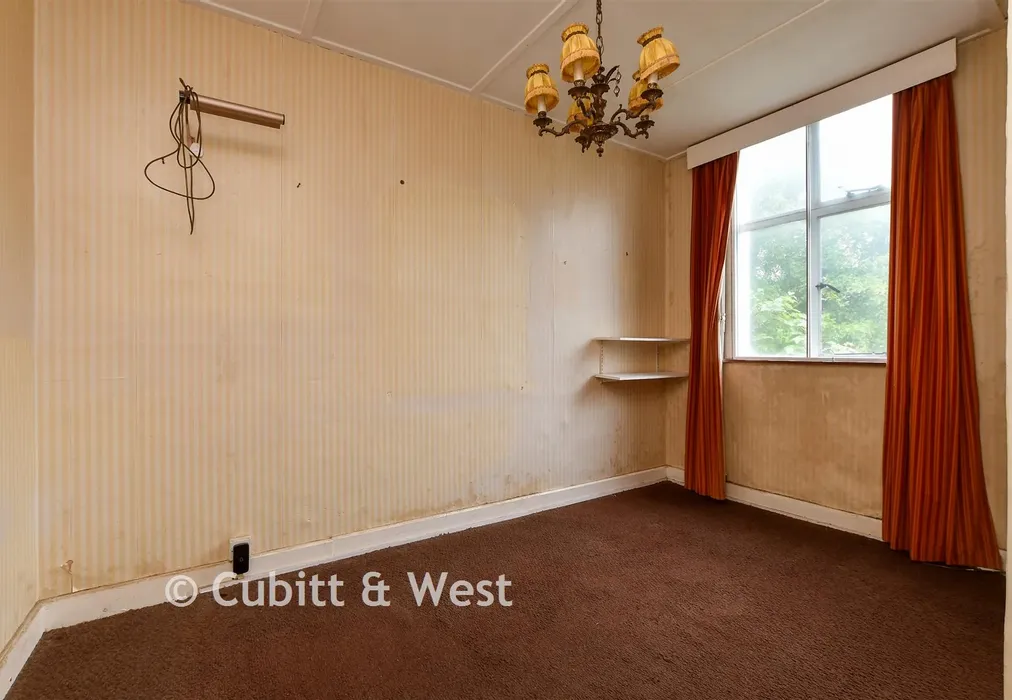 Dining Area - Tupwood Lane, Caterham, Surrey - Wards of Kent