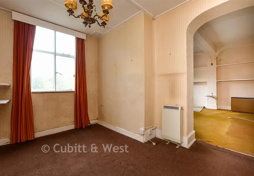 Dining Area - Tupwood Lane, Caterham, Surrey - Wards of Kent