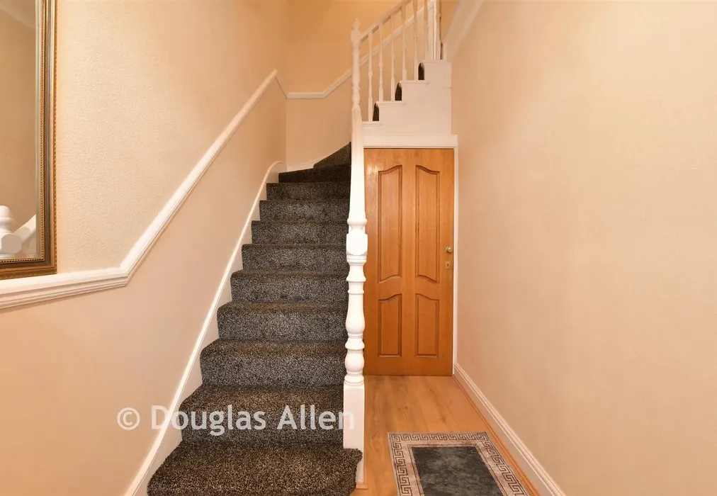 Hallway - Grange Road, Ilford, Essex - Wards of Kent