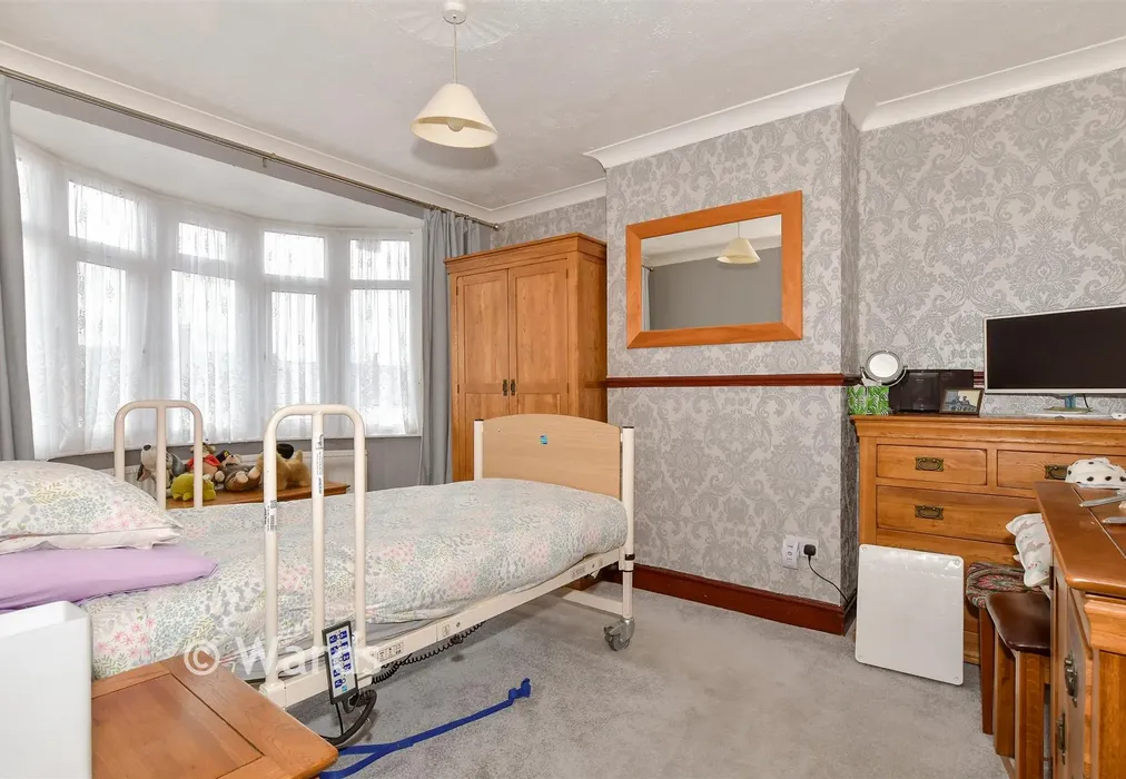 Bedroom 1 - High Street, Rainham, Gillingham, Kent - Wards of Kent