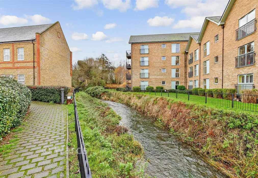 Surrounding Area - Esparto Way, Dartford, Kent - Wards of Kent