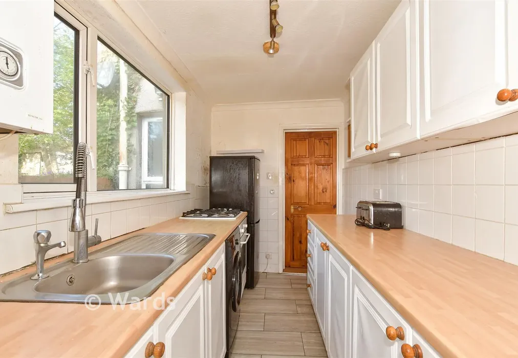 Kitchen - Smith Street, Strood, Rochester, Kent - Wards of Kent