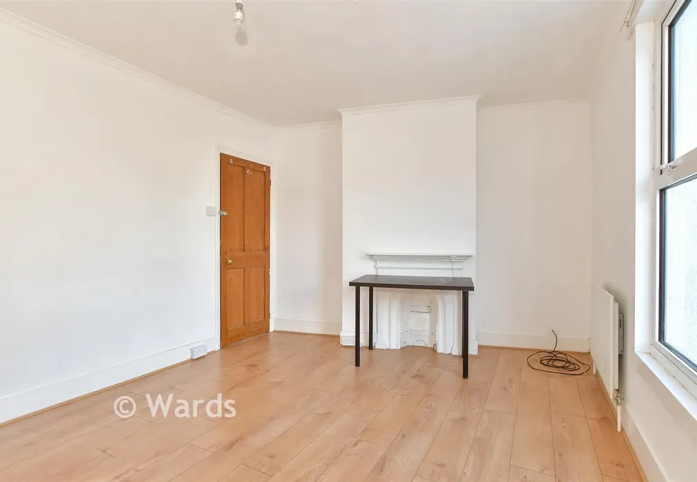 Bedroom 1 - Smith Street, Strood, Rochester, Kent - Wards of Kent