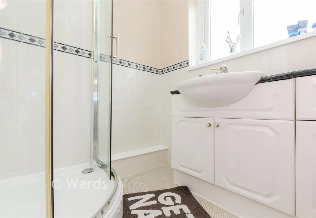 Shower Room - The Tideway, Rochester, Kent - Wards of Kent