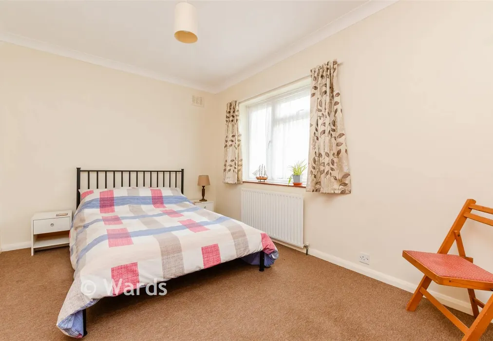 Bedroom 2 - The Tideway, Rochester, Kent - Wards of Kent