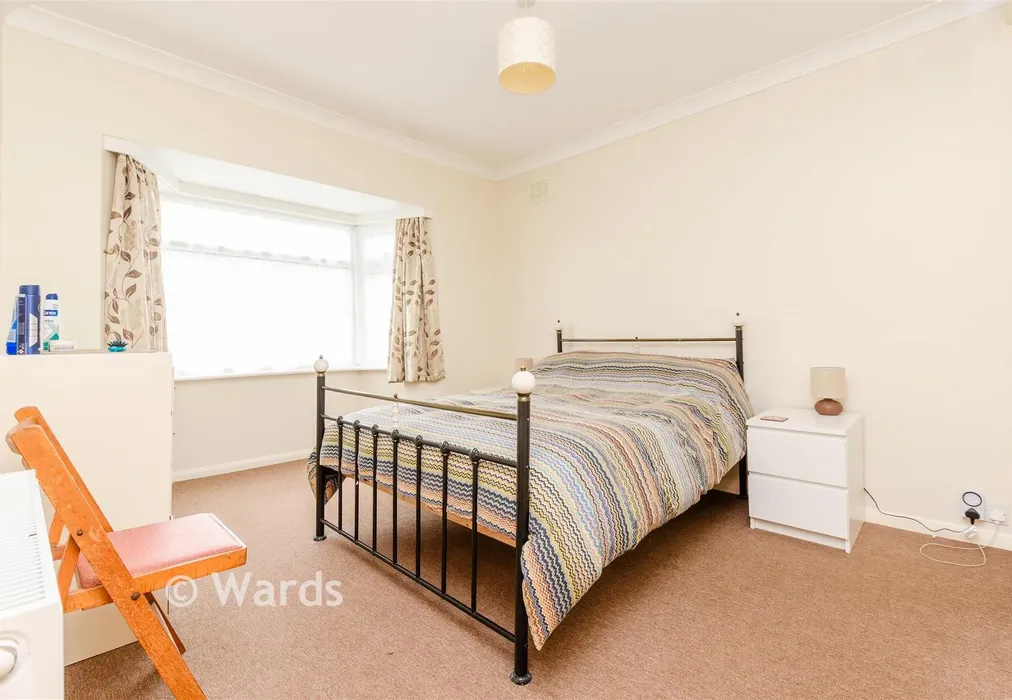 Bedroom 1 - The Tideway, Rochester, Kent - Wards of Kent