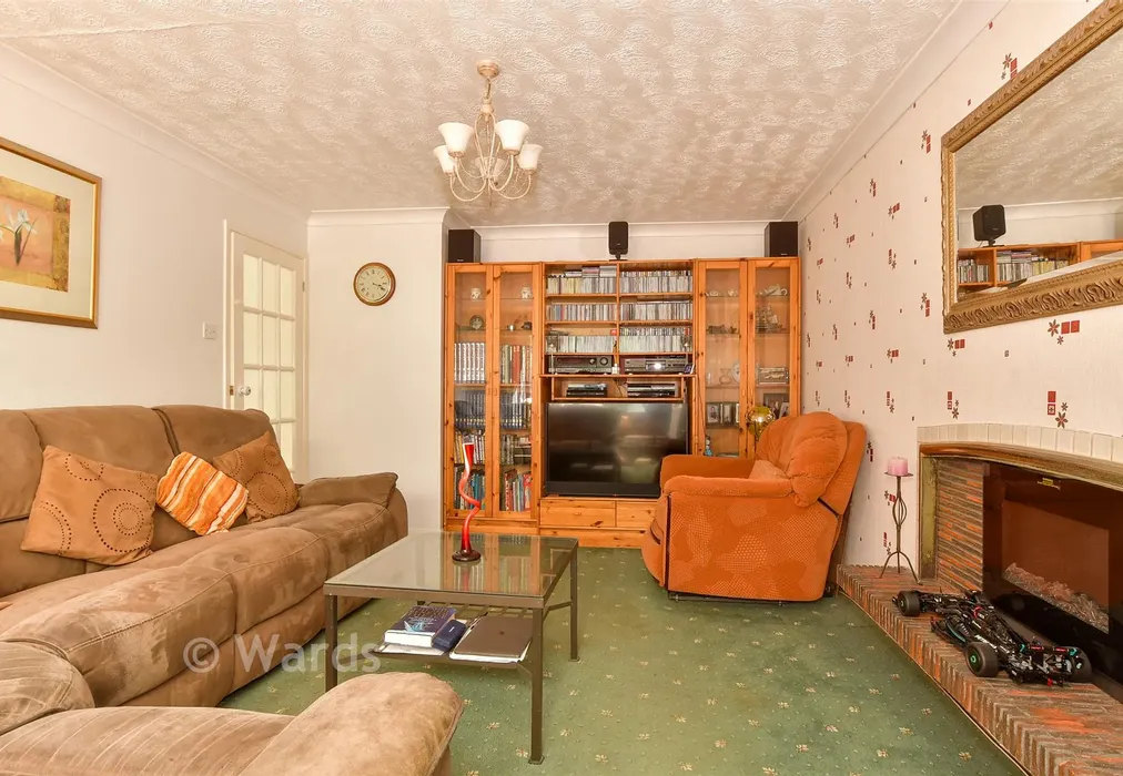 Lounge - Vale Road, Northfleet, Gravesend, Kent - Wards of Kent
