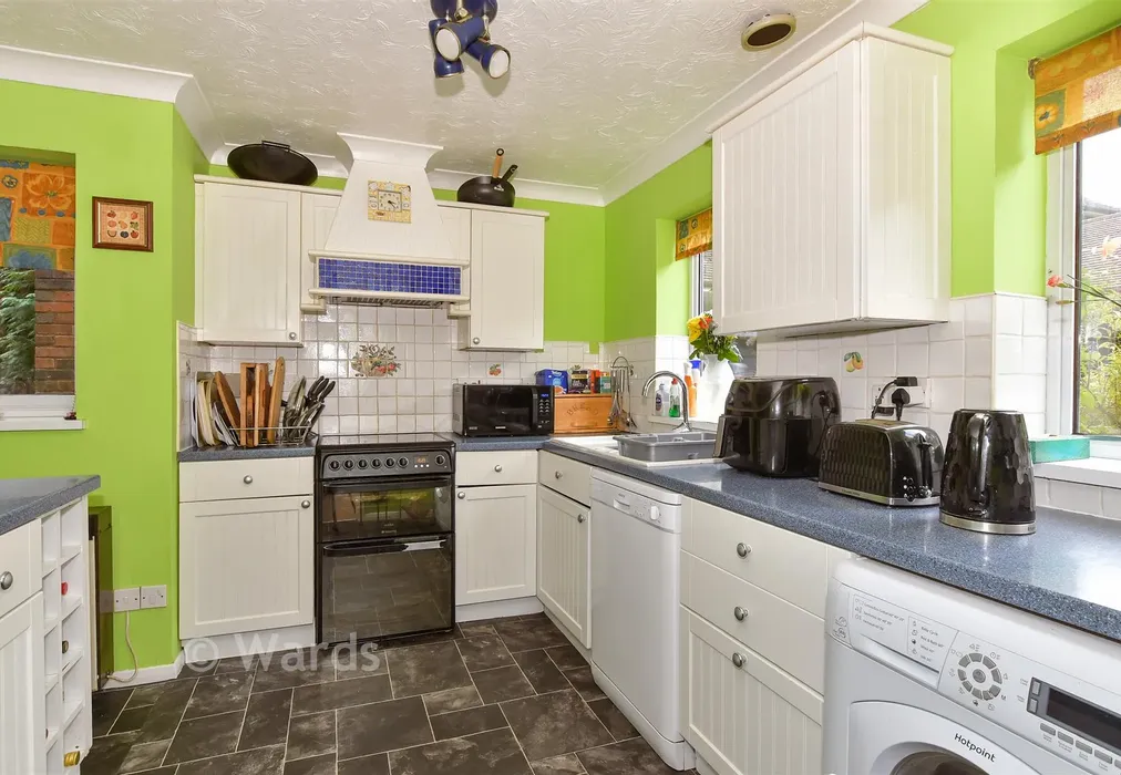 Kitchen - Vale Road, Northfleet, Gravesend, Kent - Wards of Kent