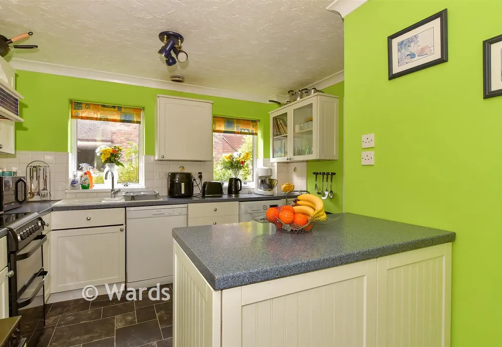 Kitchen - Vale Road, Northfleet, Gravesend, Kent - Wards of Kent