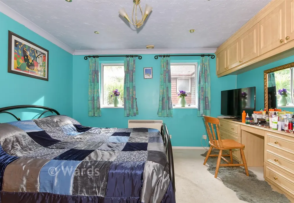 Bedroom 1 - Vale Road, Northfleet, Gravesend, Kent - Wards of Kent