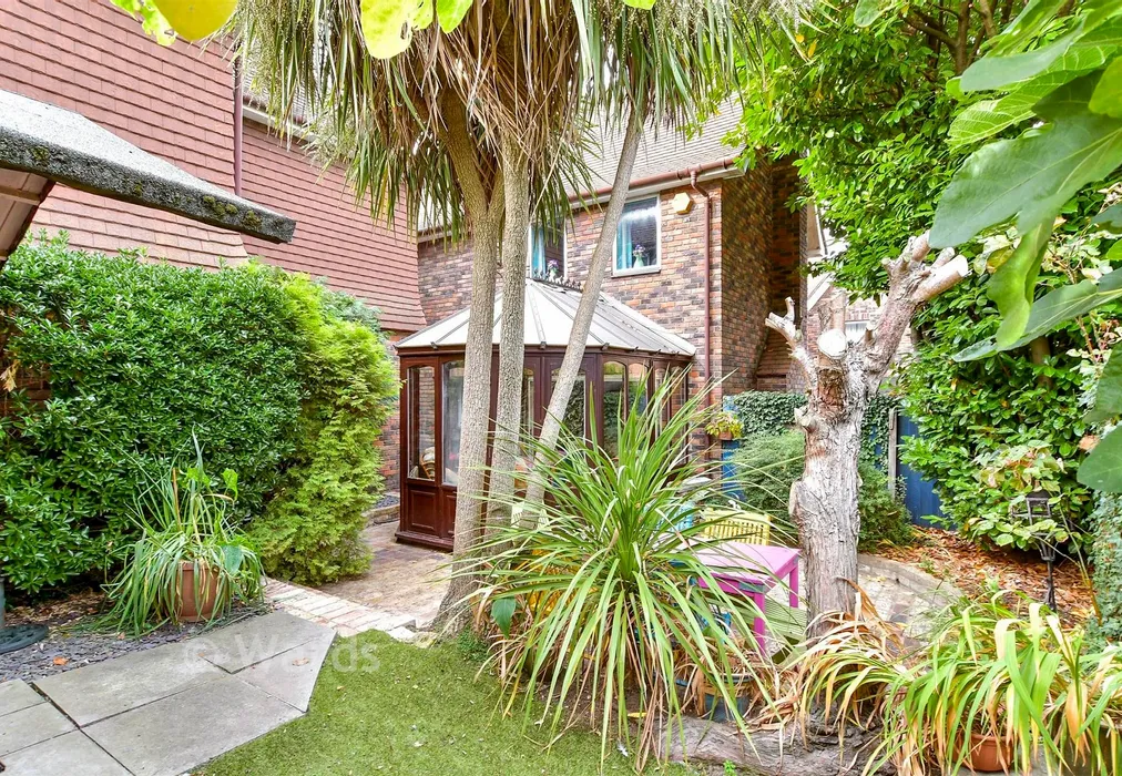 Rear Garden - Vale Road, Northfleet, Gravesend, Kent - Wards of Kent