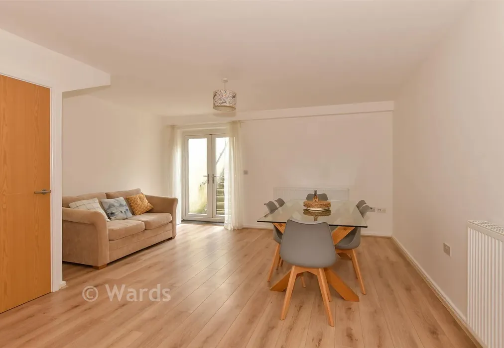 Kitchen/Diner - Springhead Parkway, Gravesend, Kent - Wards of Kent