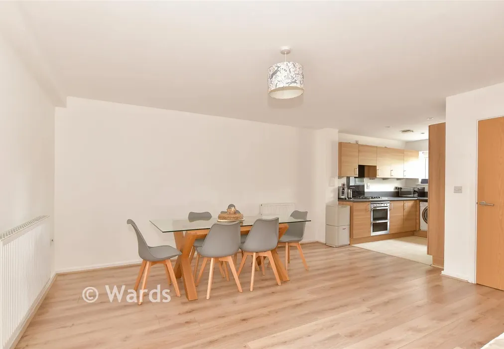 Kitchen/Diner - Springhead Parkway, Gravesend, Kent - Wards of Kent