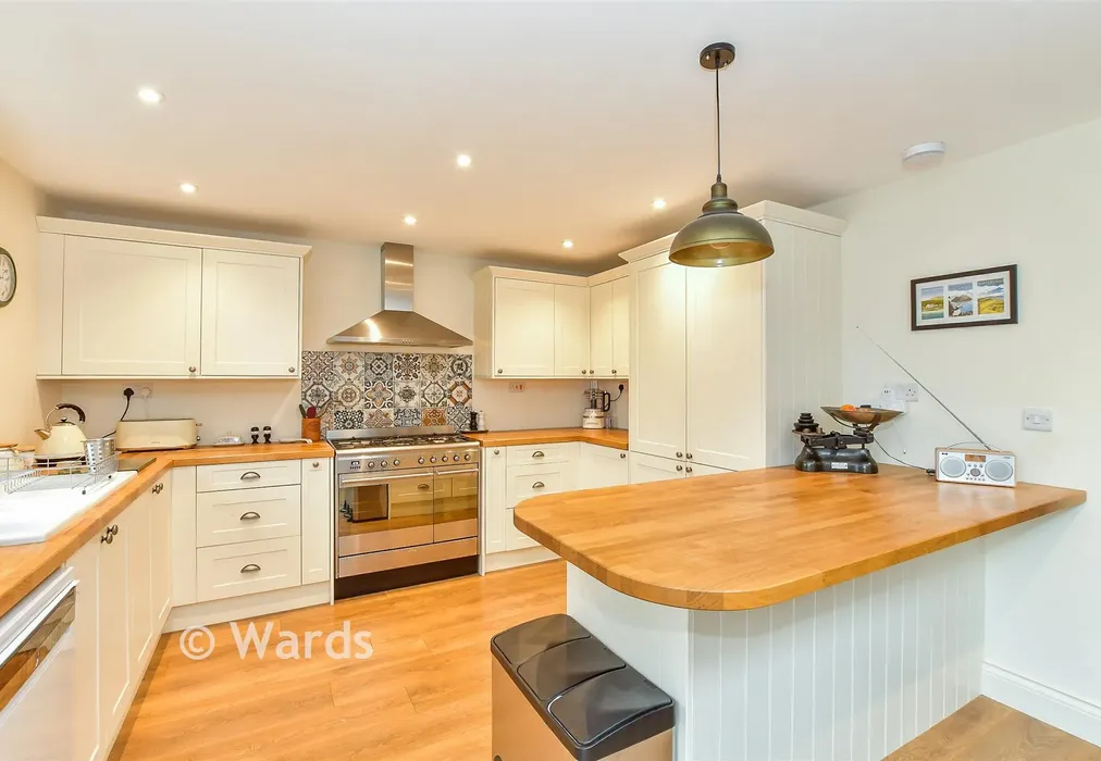 Kitchen - Dig Dog Lane, Frittenden, Cranbrook, Kent - Wards of Kent