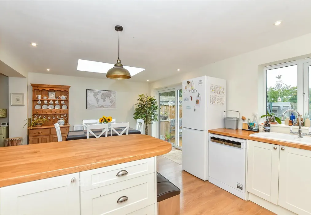 Kitchen - Dig Dog Lane, Frittenden, Cranbrook, Kent - Wards of Kent