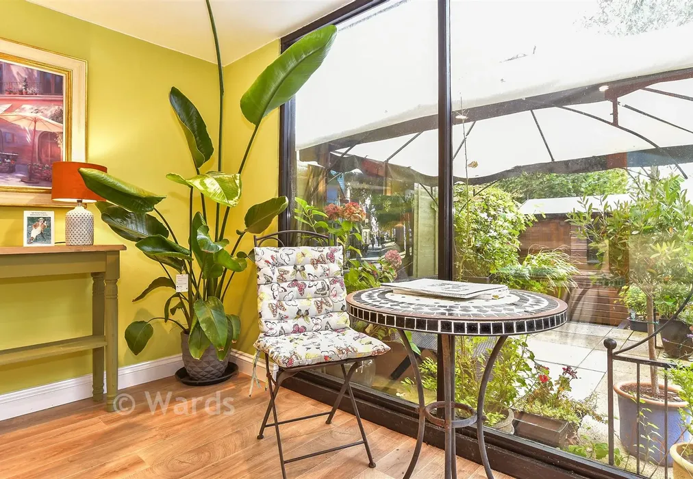 Sun Room/Out Building - Three Fields Road, Tenterden, Kent - Wards of Kent