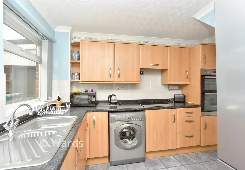 Kitchen - Wilmington Way, Gillingham, Kent - Wards of Kent