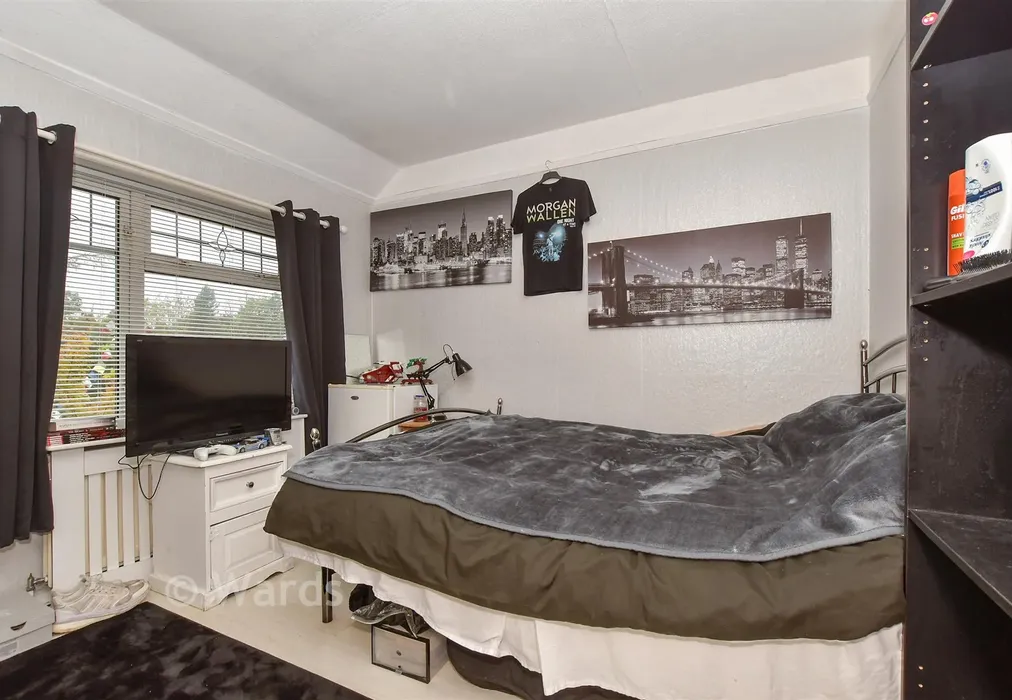 Bedroom 2 - Repton Manor Road, Ashford, Kent - Wards of Kent