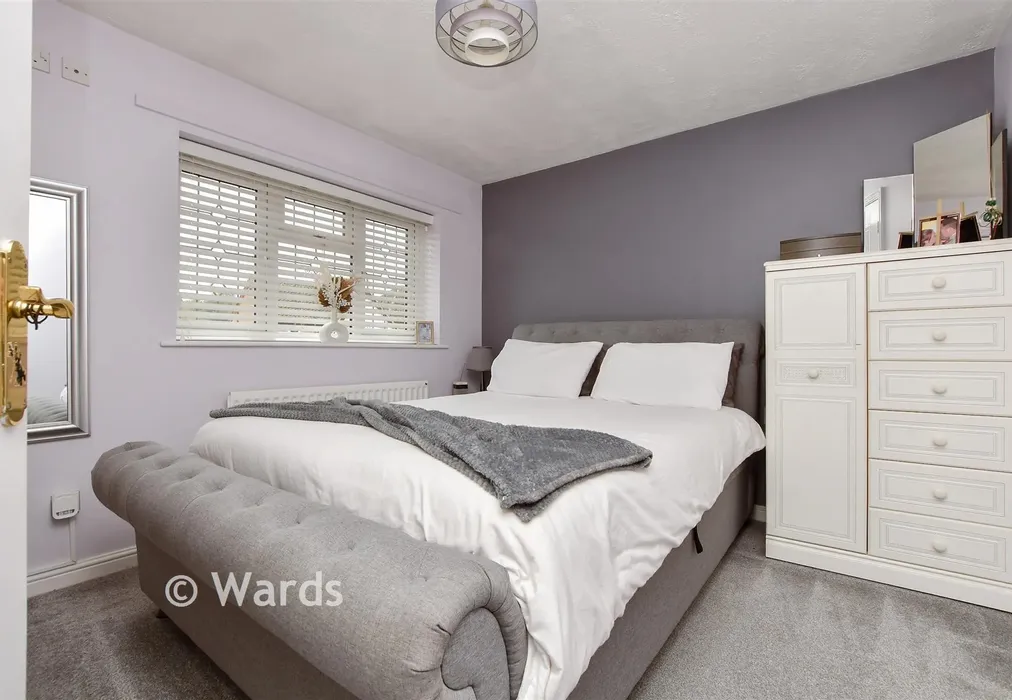 Bedroom 1 - Cinnabar Drive, Sittingbourne, Kent - Wards of Kent