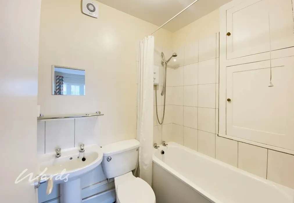 Bathroom - Old Tovil Road Maidstone ME15 - Wards of Kent