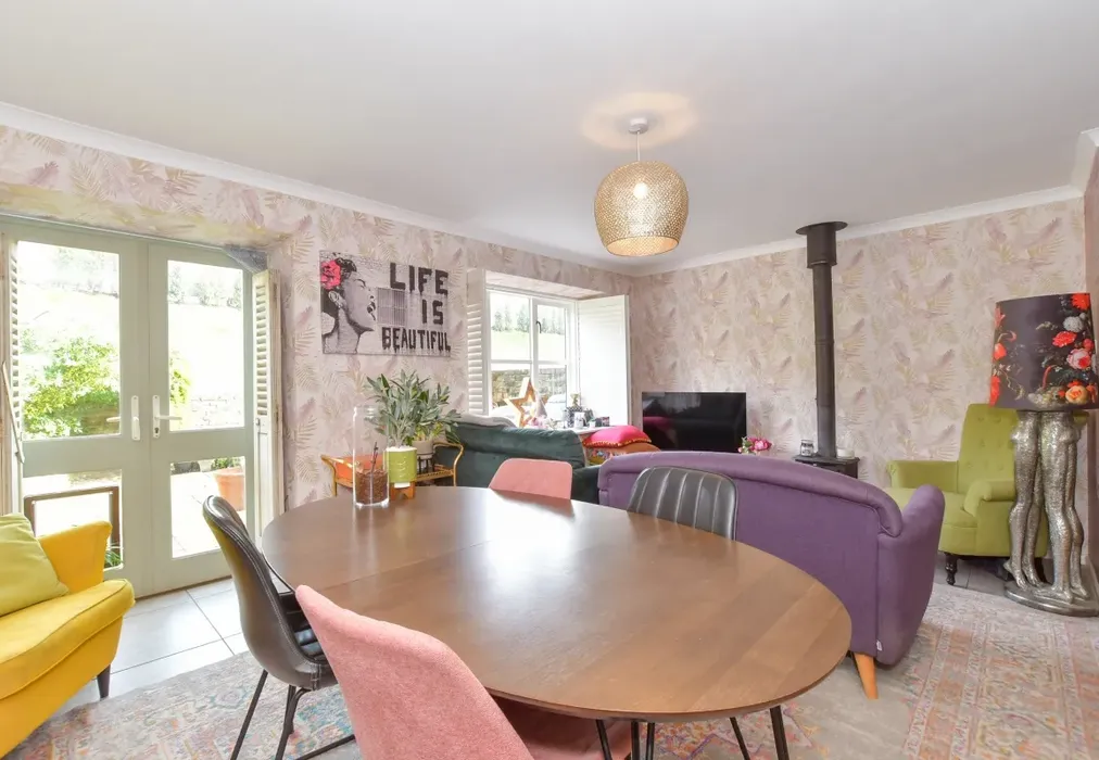 901GC2J7 - Mount Pleasant Arundel BN18 - Wards of Kent