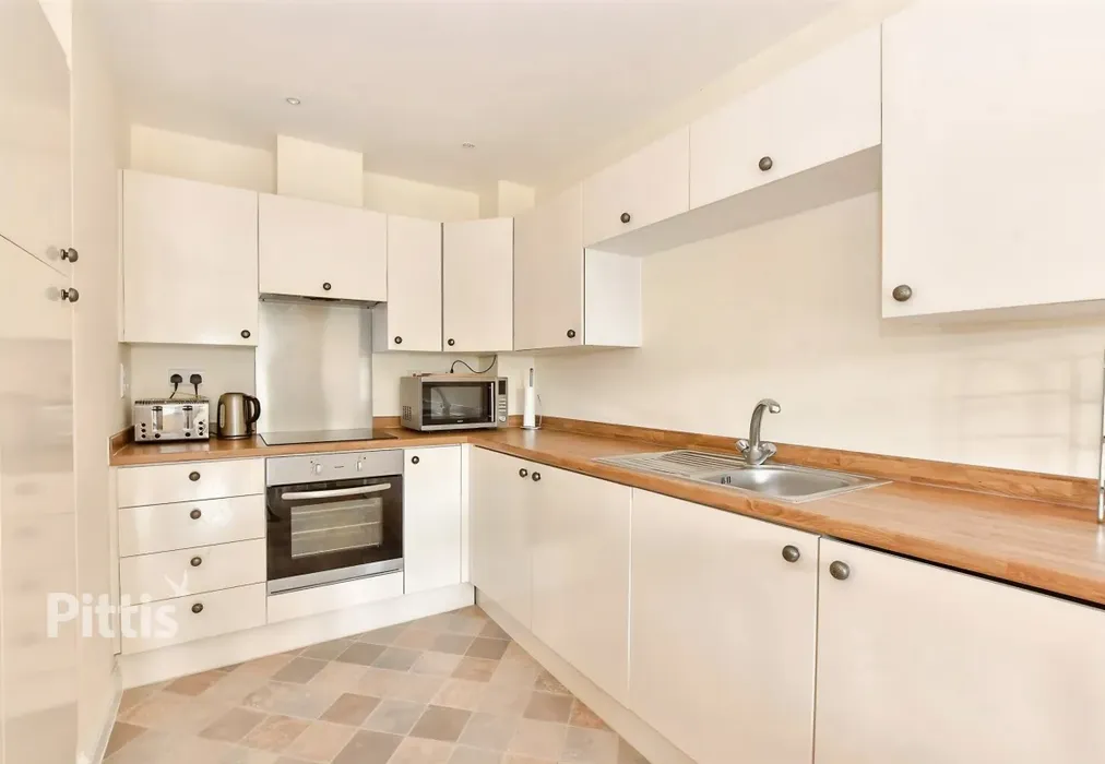  - Landguard Manor Road Shanklin PO37 - Wards of Kent