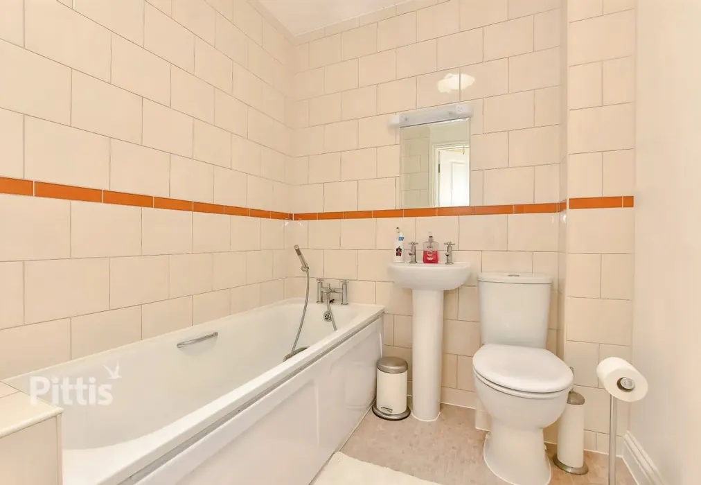  - Landguard Manor Road Shanklin PO37 - Wards of Kent