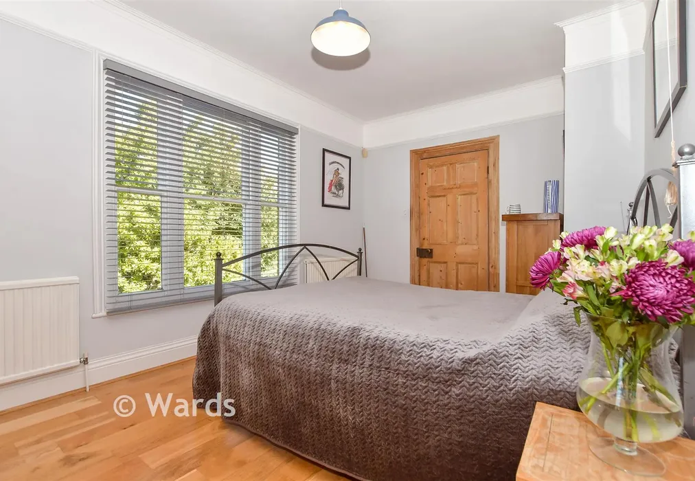 Bedroom 1 - Stockett Lane, Maidstone, Kent - Wards of Kent