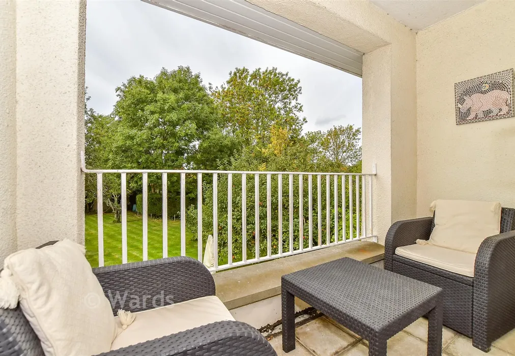 Balcony - Station Road, Staplehurst, Kent - Wards of Kent