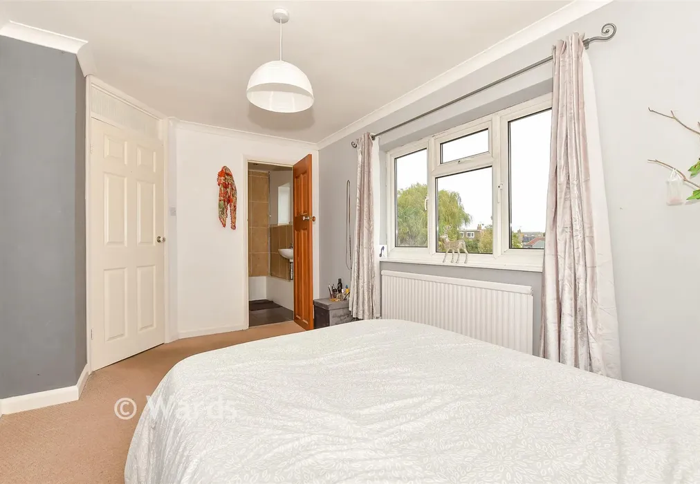 Bedroom 1 - Summerfield Avenue, Whitstable, Kent - Wards of Kent