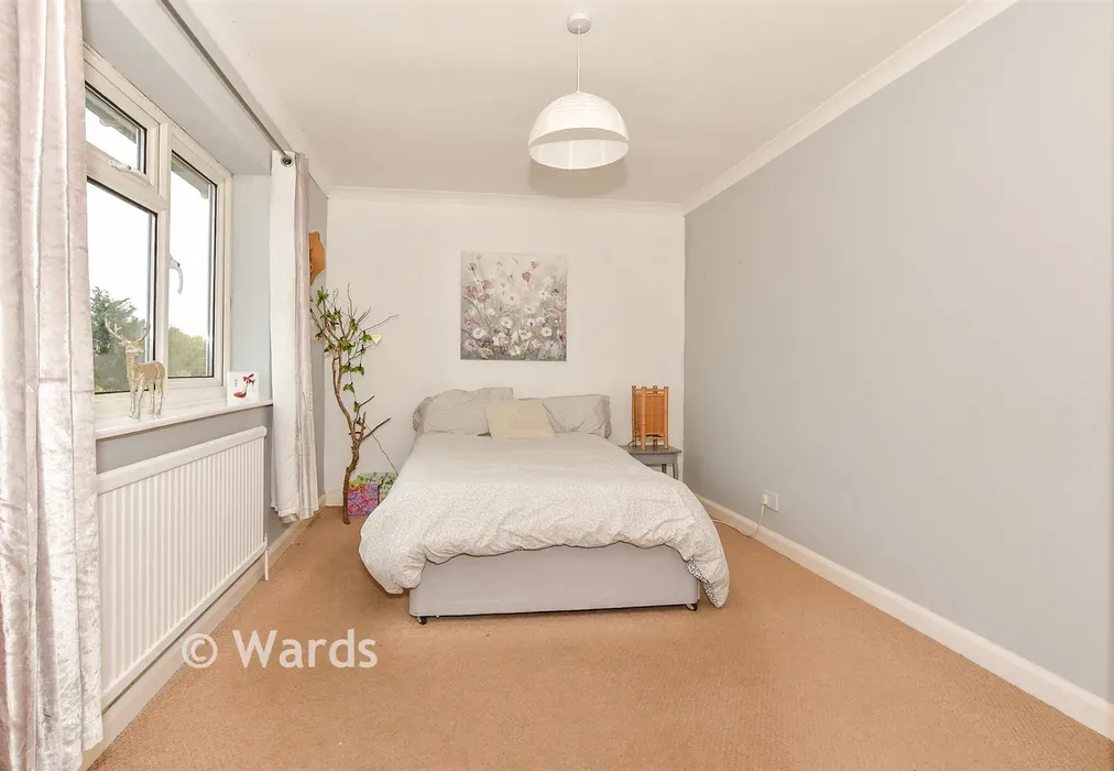 Bedroom 1 - Summerfield Avenue, Whitstable, Kent - Wards of Kent