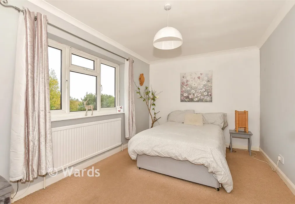 Bedroom 1 - Summerfield Avenue, Whitstable, Kent - Wards of Kent