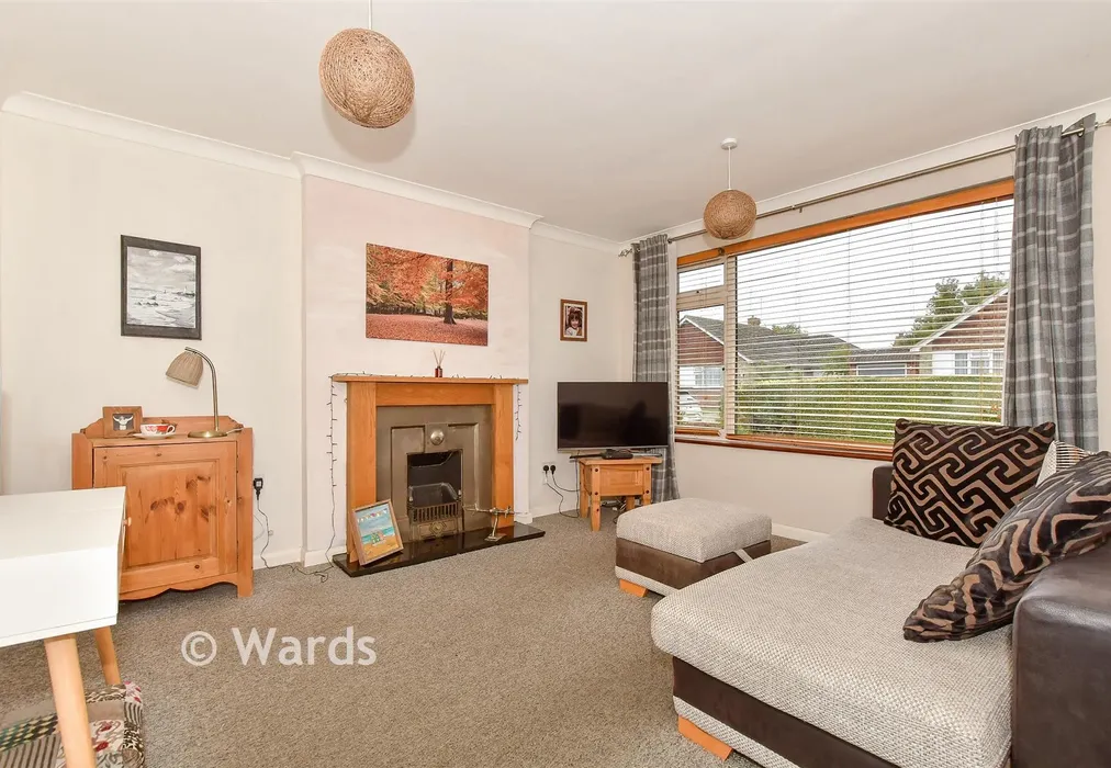 Sitting Room - Summerfield Avenue, Whitstable, Kent - Wards of Kent