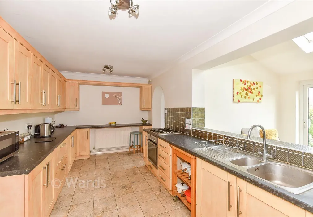 Kitchen - Summerfield Avenue, Whitstable, Kent - Wards of Kent