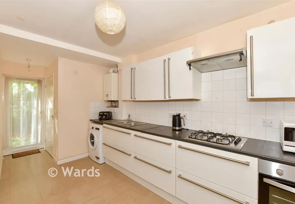 Kitchen - Sancroft Avenue, Canterbury, Kent - Wards of Kent